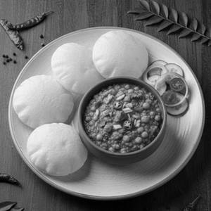 Ghugni + Luchi