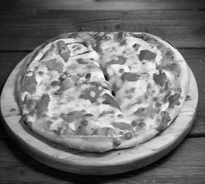 Tomato Toppings Jain Pizza, Regular