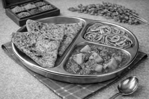 Bhandare Aloo Paratha Mini Thali