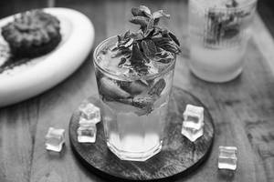 Classic Mint Lemonade