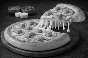 Paneer & Onion Cheese Crust