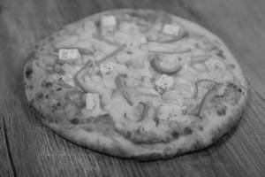Tangy Achari Pizza