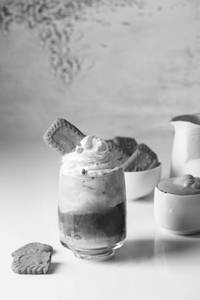 Iced biscoff coffee