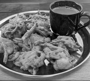 Mix pakoda with masala tea