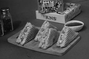 Jain Paneer Jalepeno Grill Sandwich