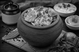Matka Paneer Tikka Biryani With Raita