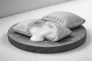 Creamy Vanilla Pie Pocket - 2 Pcs