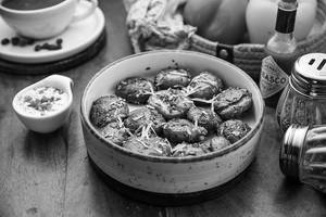 Herbed Roasted Garlic Potato
