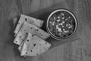 3 Chapathi With Green Peas Masala (250 Ml)