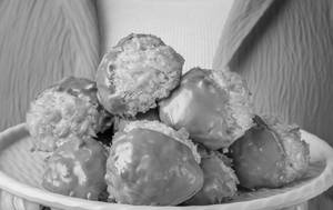 COCONUT MACAROONS IN RUBY CHOCOLATE