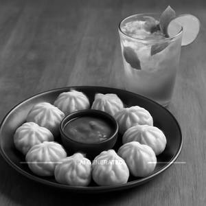 Veg Momos [6 Pieces]