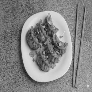 Chicken Hot Garlic Momos [6 Pieces]