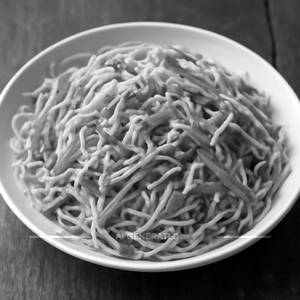Veg hakka noodles
