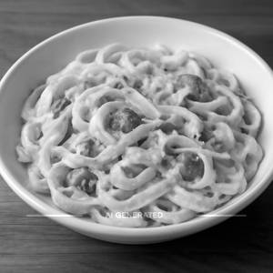 White sause pasta