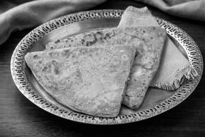 Triangle Paratha Home Style (1pc)