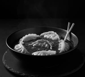 Paneer Chilli Manchurian Saucy Momos [5 Pieces]