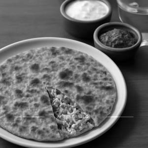 Paneer Pyaaz Paratha