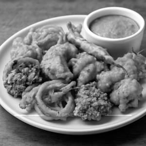 Mixed pakoda