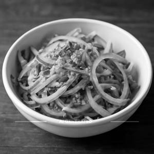Onion salad