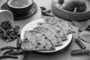 Aloo Onion Paratha [atta]