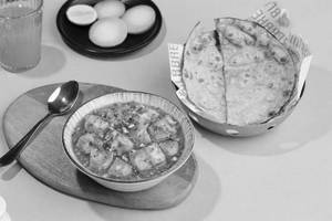 Paneer Sirka Pyaz With Indian Bread