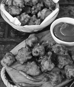 Tomato Pakoda (8Pc)