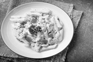 Alfredo Pasta In White Sause