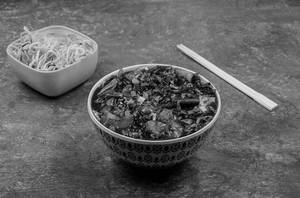 Pan Fried Noodles With Hunan Sauce / Mongolian Sauce