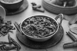 Veg Hyderabadi(500ml)[with Onion Garlic]