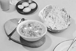 Lucknowi Subzi With Indian Bread