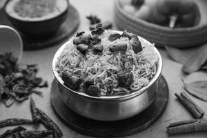 Mushroom Ki Lipti Biryani(750 Ml)