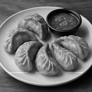 Veg Fried Momos (6 Pcs)