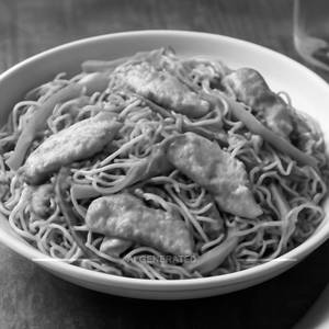 Chicken Singapore Noodles Half