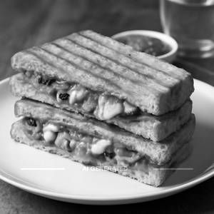 Pizza Filling Grilled Sandwich