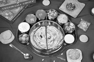 Lachha Paratha Or Pudina Paratha Thali