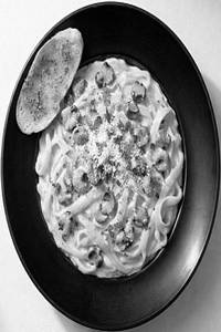 Alfredo Mushroom Pasta