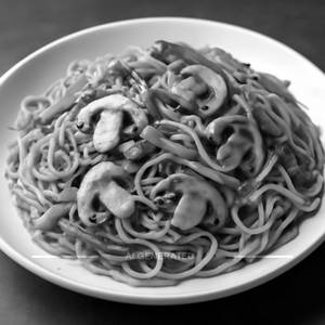 Mushroom hakka noodles