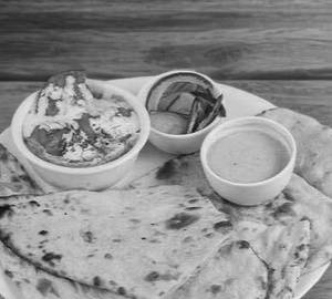 Butter Chicken 4 Roti Thali