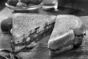 Chocolate Grilled Sandwich
