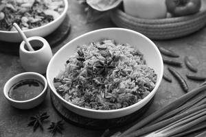 Schezwan Fried Rice (Veg) [Serves 2]