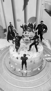 Avengers Theme Cake [500 g]                                