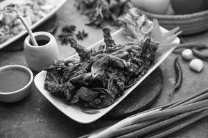 Chilli Prawn Dry (8 Pc)