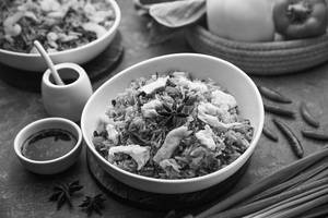 Schezwan Fried Rice (Chicken) [Serves 2]