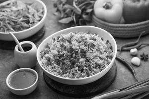 Shanghai Special Fried Rice (Veg) [Serves 2]