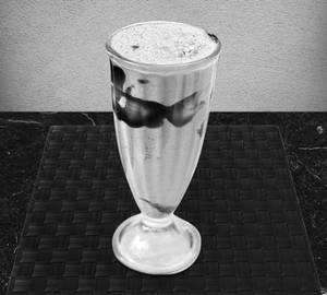 Cashew Nut, Dates And Blueberry Smoothie
