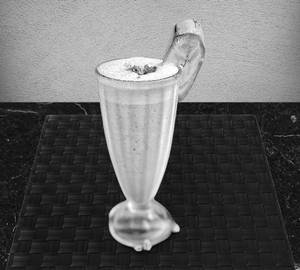 Kale, Baby Spinach, Banana And Pineapple Smoothie