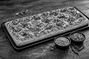 Chicken tikka pocket pizza