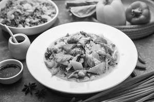 Pan Fried Noodles (Veg) [Serves 2]