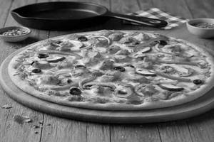 Butter Chicken Pizza