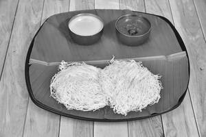 Idiyappam (2pc) With Kadalai Curry & Coconut Milk